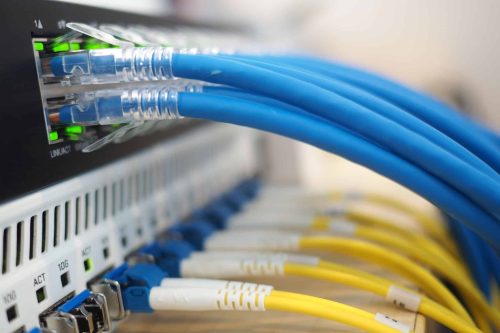 Fixed wireless access vs fiber: which is right for business connectivity?