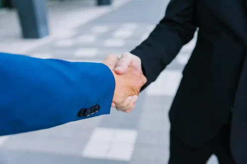 close-up-view-handshake